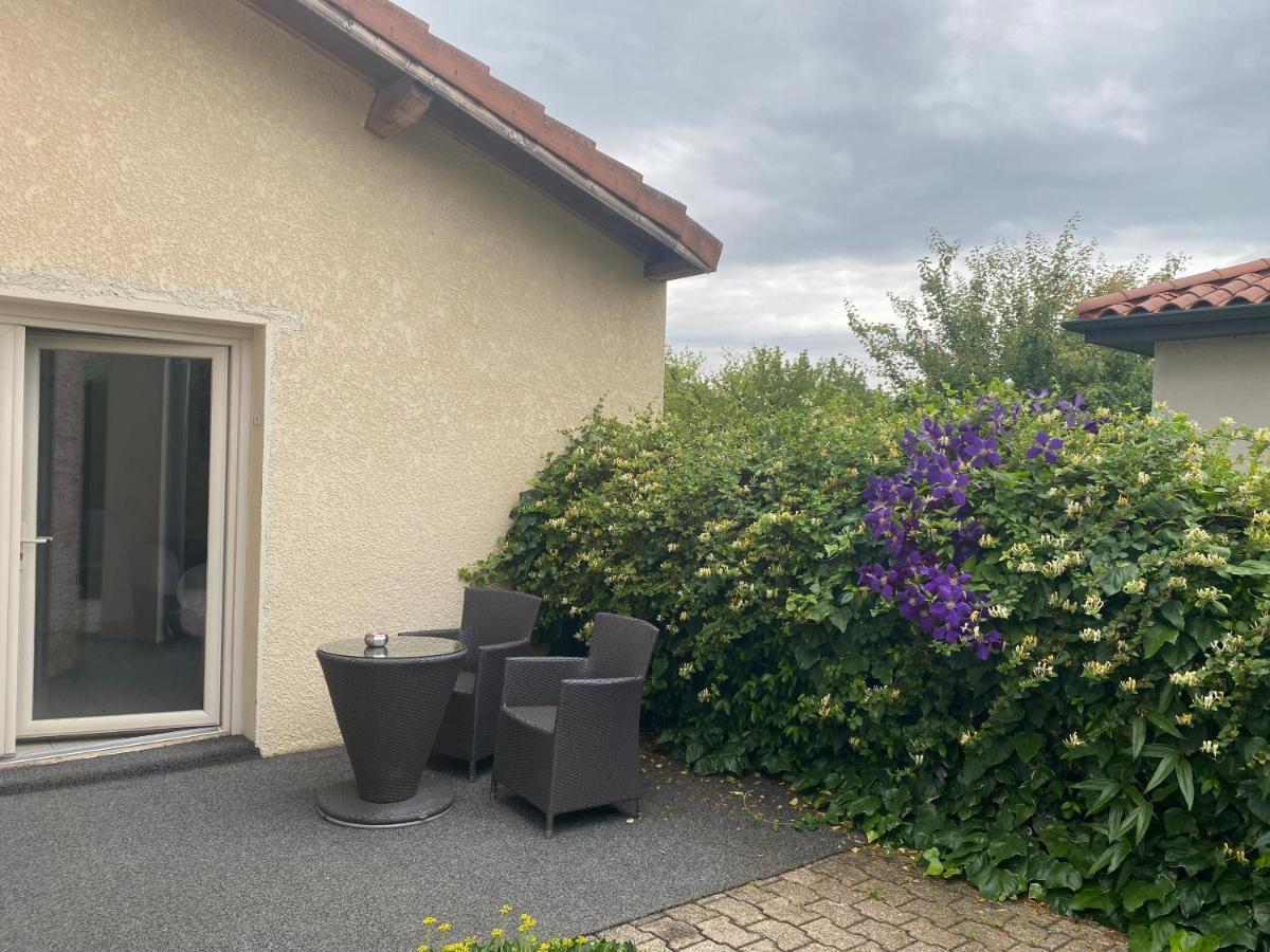 Contact Hotels Les Pierres Dorees Amberieux d'Azergues Bagian luar foto